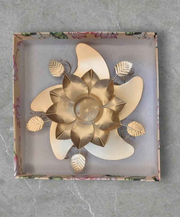 Unique Lotus Flower with Leaf Tealight Holder Exquisite Desktop Candle Cup
