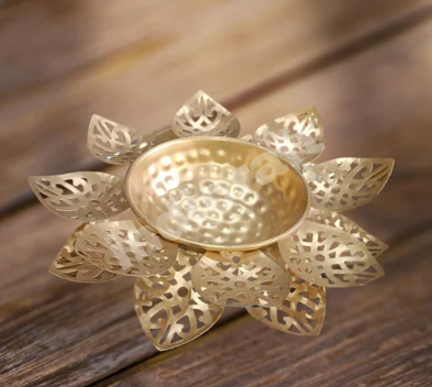 Flower Cut Urli