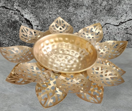 Flower Cut Urli