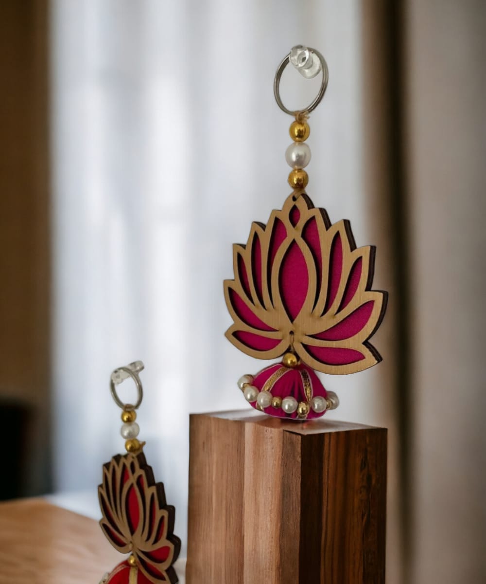 Lotus hanging pair