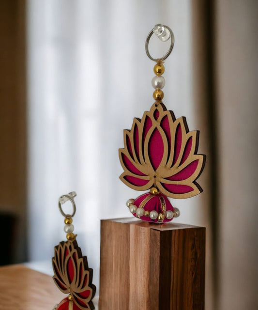 Lotus hanging pair