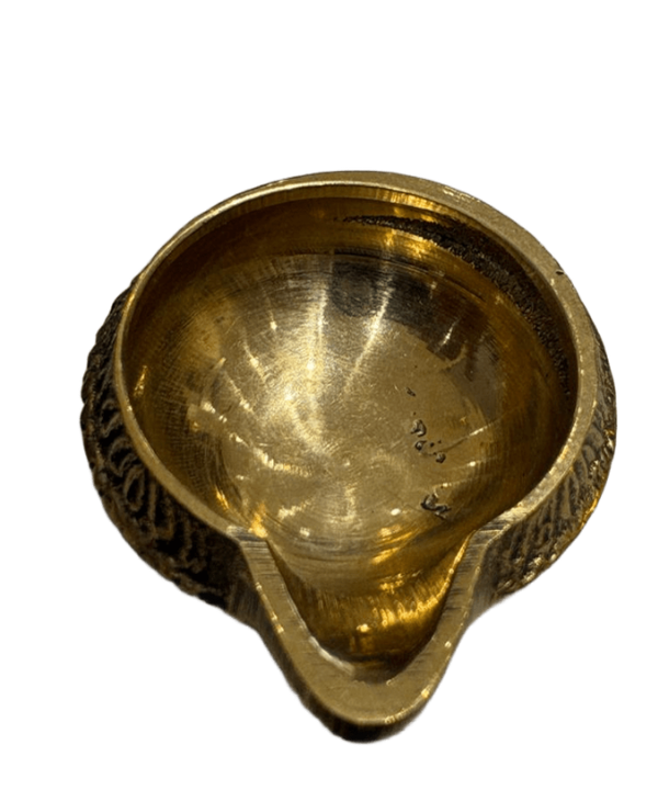 Small Brass Diya – Handcrafted Oil Lamp for Pooja & Festivals