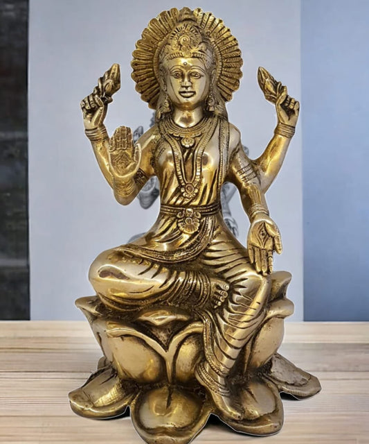 Maa Lakshmi on Lotus Statue